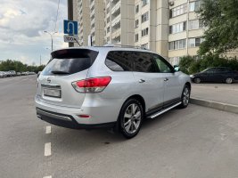 Nissan Pathfinder-2.jpg